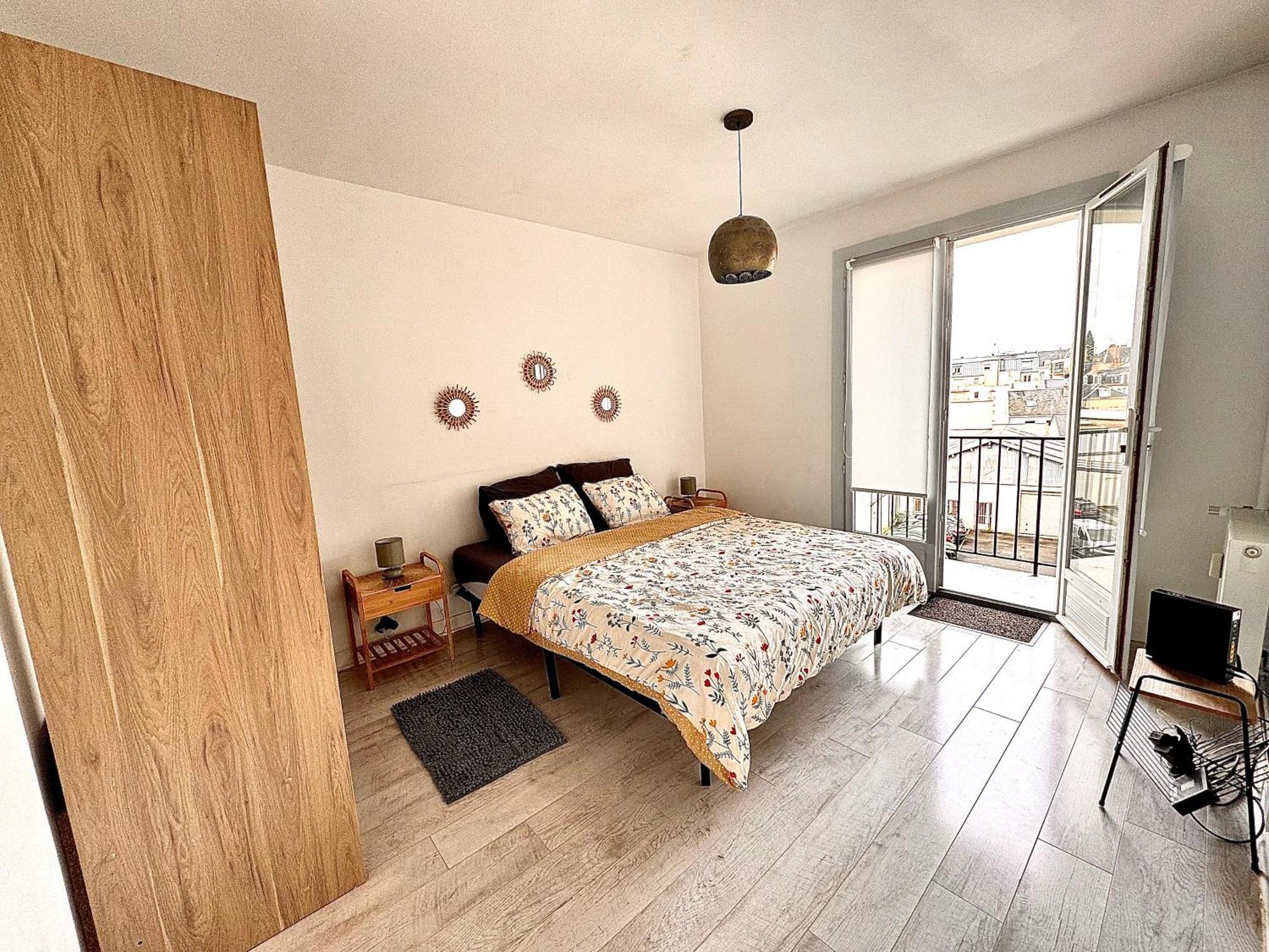 Appartement T2 - Face De La Gare Sncf Avec Un Balcon Et Un Garage à Orléans Extérieur photo